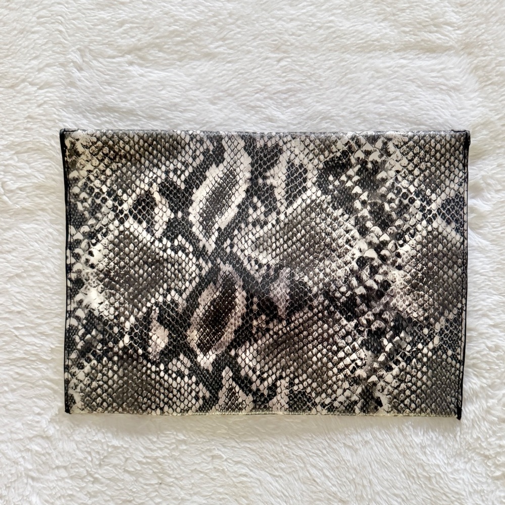 H&M Snakeskin Print Faux Leather Metallic Envelope Clutch Bag Gray Silver - Picture 2 of 7